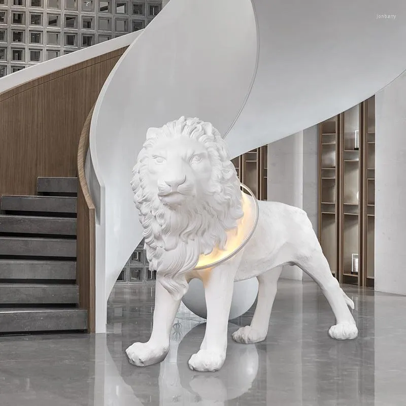 Lion-shaped Decorative Floor Lamp